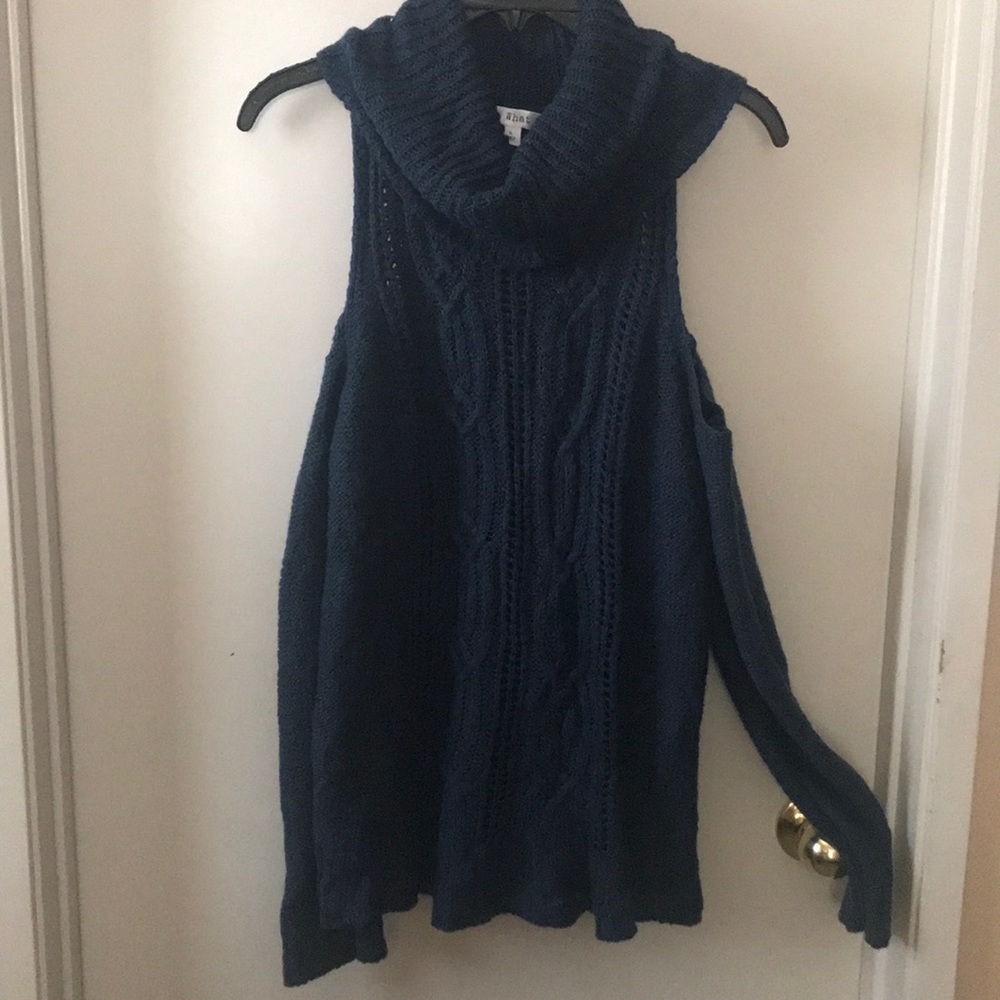 Sweater off the shoulder